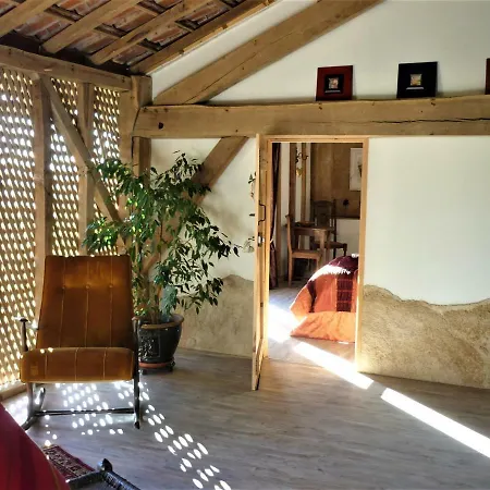 Maison Vue Pyrenees * Sarraguzan