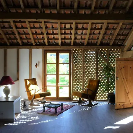 Maison Vue Pyrenees * Sarraguzan